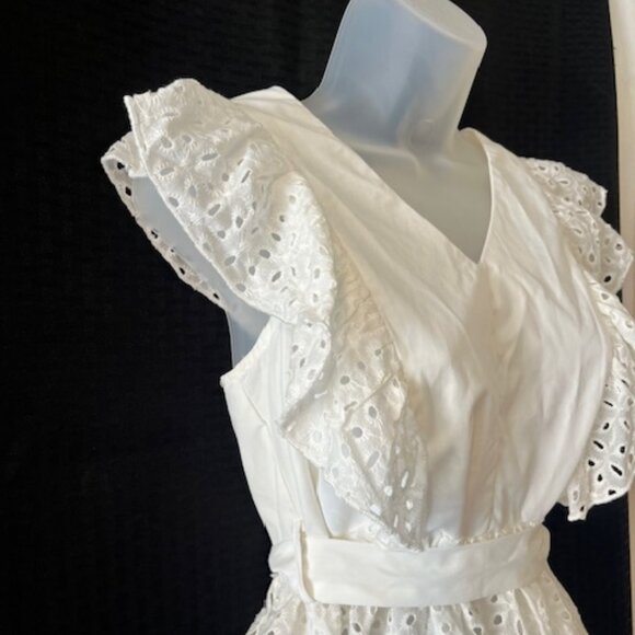 Beautiful Flutter Sleeve Eyelet Top ~ 100% Cotton - Picture 5 of 8